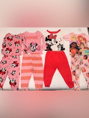 Set Of 4 Bundle Pajamas size 2T Minnie Mouse & Disney Princess🎀